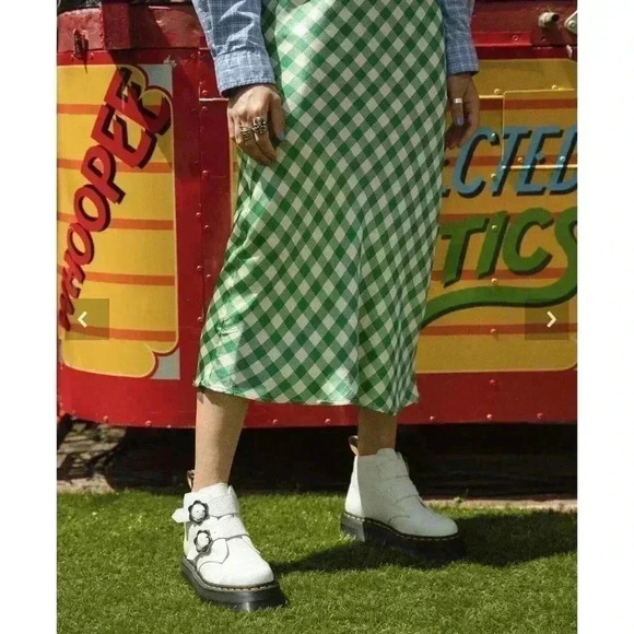 Dr. Martens Women's Devon Flower Leather Platform Boots White Booties Sz 7 NEW - Picture 3 of 5